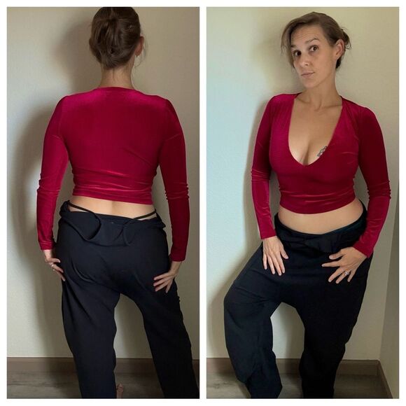 Urban Outfitters Tops - Urban Outfitters Deep V Velvet Top Magenta Pink Metallic Medium